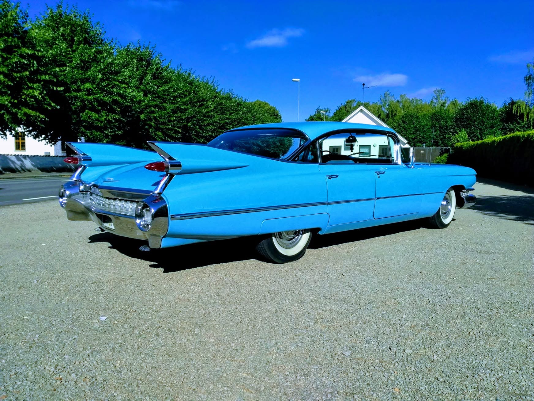 Ljusblå Cadillac 1959 med höga fenor